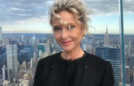 Wallstreet-Lady Sandra Navidi über…